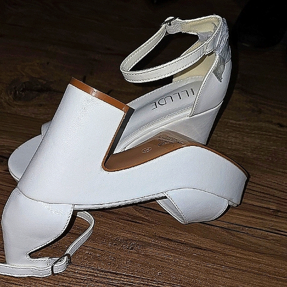 Women's White Chunky Heel NWOT - Picture 5 of 6